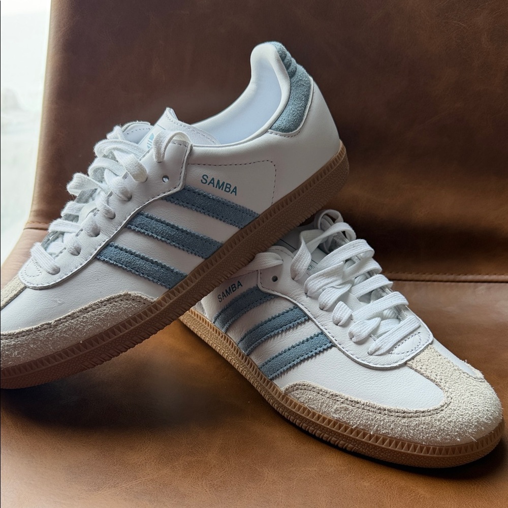 Adidas Samba White and Baby Blue Sneakers. Women's size 7.5 BRAND NEW. neverworn